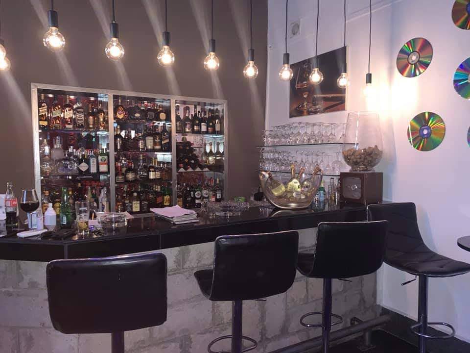 Champagne Lounge Bar Restaurant 5