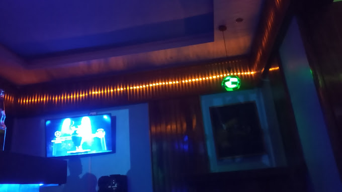 Kiss Club 3