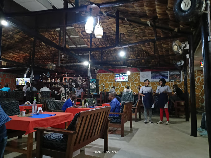 New Salt And Pepper Restaurant & Bar 4
